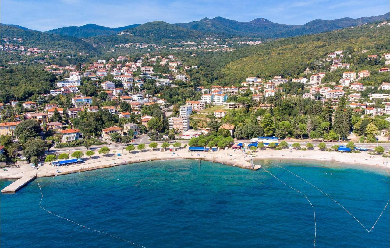1 Bedroom Cozy Apartment In Ičići Eksteriør bilde